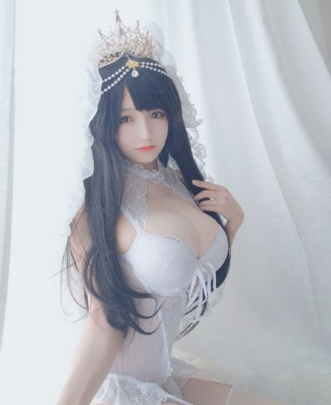 迷人的丰满丈母娘中字