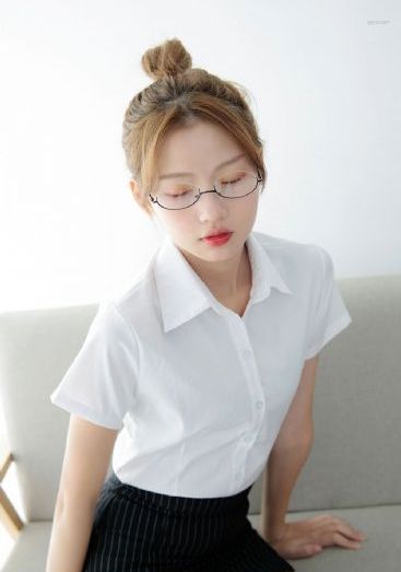丰满继姐的诱惑