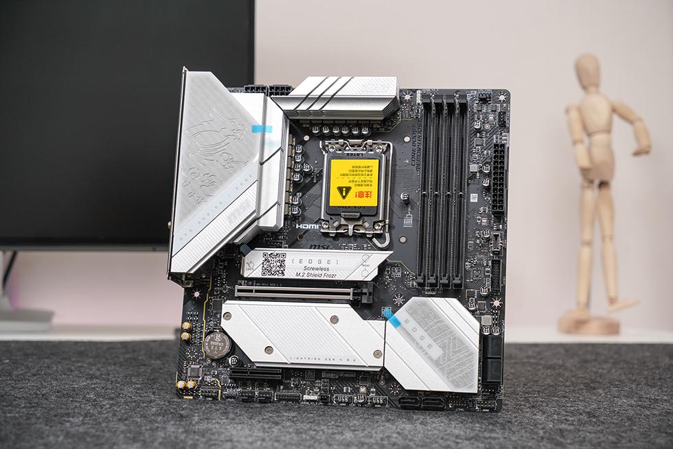 玩点有个性的MATX，B760M刀锋+索泰4070TI+闪鳞G500装机展示