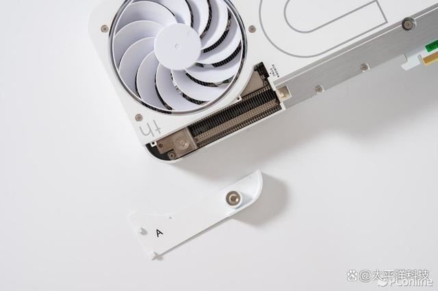 2024年第一份礼物! 影驰20周年GeForce RTX 4070纪念版显卡详细测评