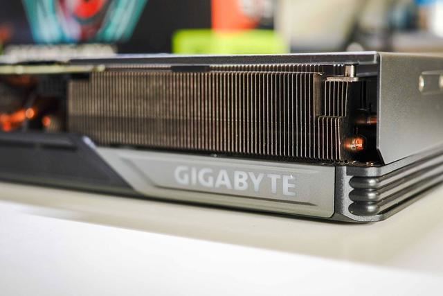 Super超能力加持!技嘉RTX4070Super魔鹰显卡拆解与一键超频图文教程