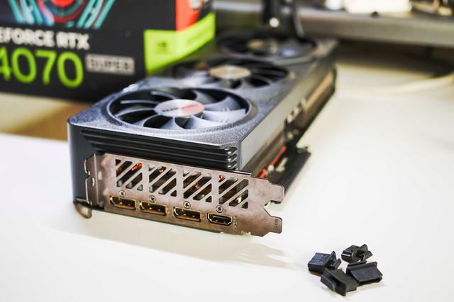 Super超能力加持!技嘉RTX4070Super魔鹰显卡拆解与一键超频图文教程