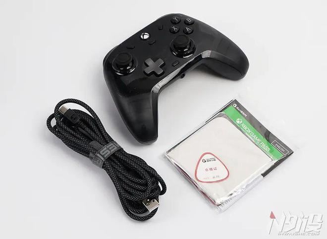 炫彩光效和原版XBOX手柄握感的游戏利器 小鸡影舞者手柄拆解评测