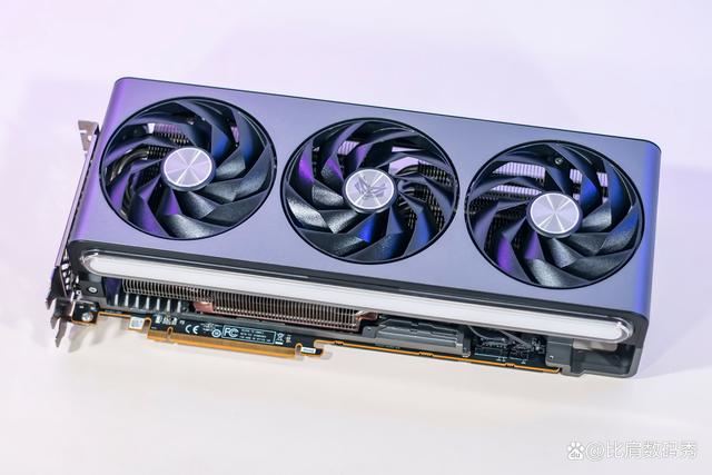 性价比爆棚! 蓝宝石AMD Radeon RX 7900 XT超白金OC显卡评测