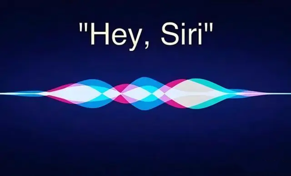 古尔曼：增强版AI Siri或在2025年才登陆iOS 18