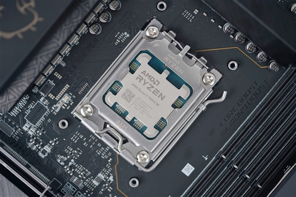 AMD Zen5新主板也叫800系列！正面撞车Intel