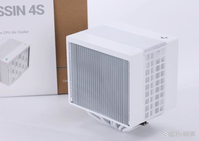 小还轻! 影驰RTX 4060+九州风神CH160 ITX小机箱组装机分享