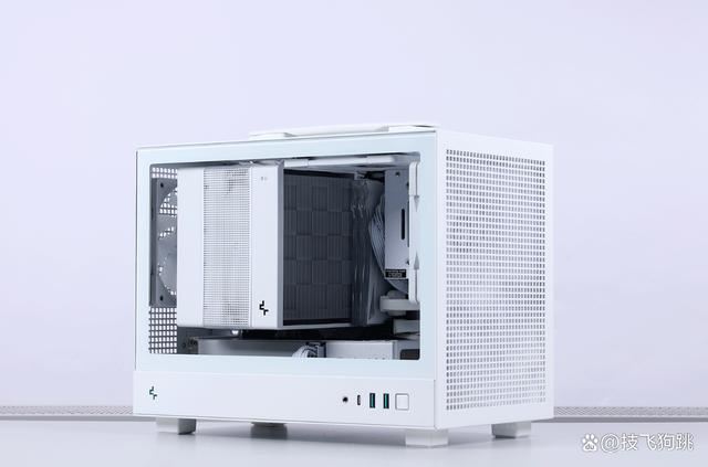 小还轻! 影驰RTX 4060+九州风神CH160 ITX小机箱组装机分享