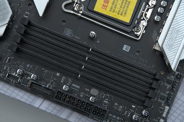 14900K+Z790+RTX4080S游戏性能如何? 高端海景房主机组装教程