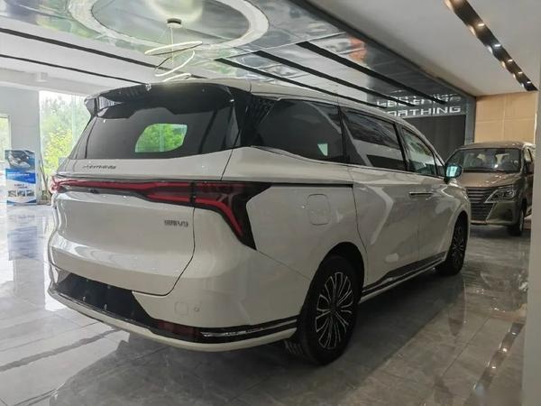 新能源豪华全能MPV，探店体验东风风行星海V9