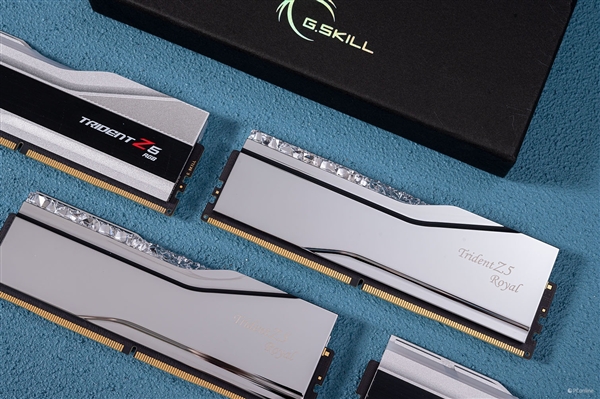 芝奇Trident Z5 Royal DDR5-7200 C36 48GB内存上手：性能猛如虎