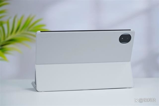 同档位罕见的OLED出色好屏 荣耀平板MagicPad2详细评测