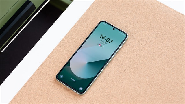 三星Galaxy Z Flip6体验怎么样 三星Galaxy Z Flip6体验评测
