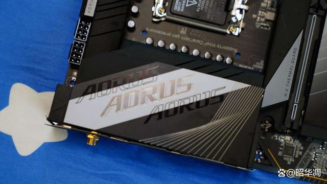 单条16GB和24GB谁的性能更好? Z790+金百达星刃D5内存超频实战