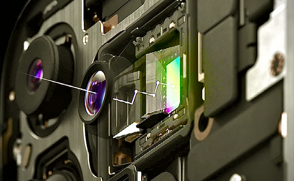 曝iPhone 16 Pro系列标配四重反射棱镜相机：水晶光电供货