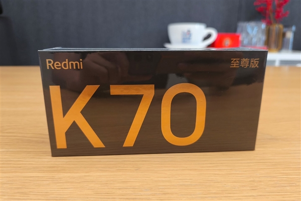 王腾约Redmi K60至尊版用户访谈：现场米粉喊话“系统优化一下”