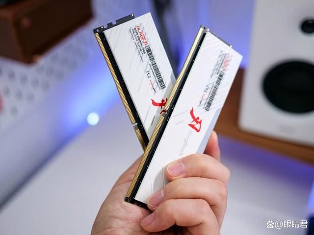 极致稳定与性能的双重盛宴! 金百达白刃DDR5 6000 C28内存测评