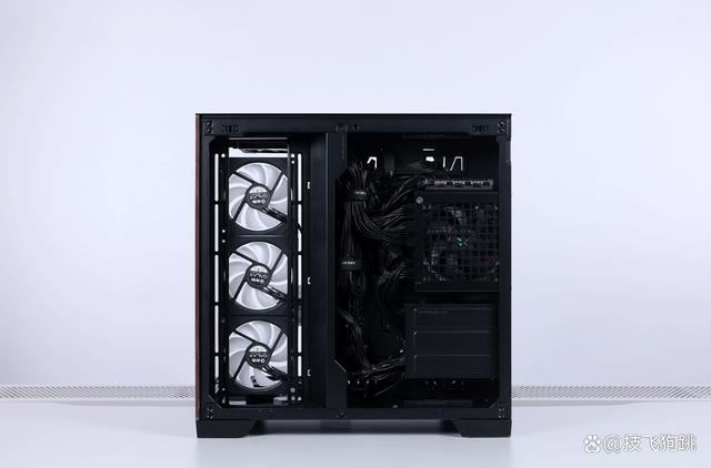 14700K+4070Ti S+D5主机配置如何? 黑色风冷海景房装机方案