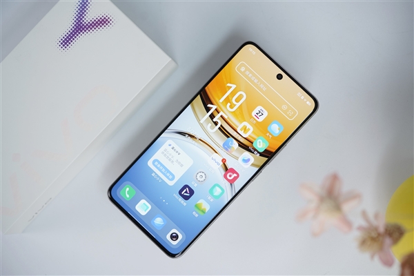 vivo第一款等深四曲屏手机！vivo Y300 Pro图赏