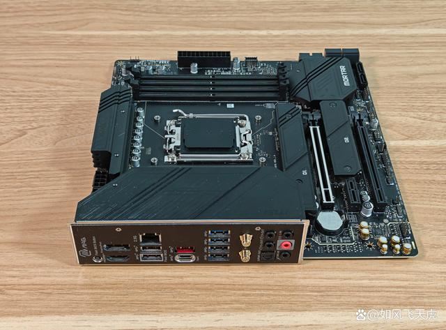 AMD 9600X比7600X性能差多少? 微星主板中两款cpu对比测评