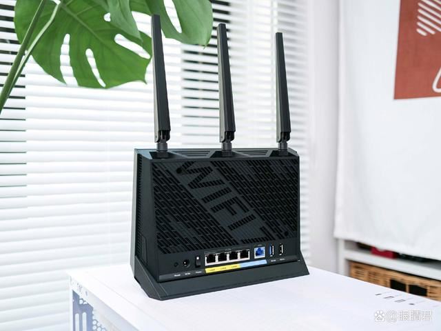 86U经典再续 旗舰硬件全面下放! 华硕RT-BE86U WiFi7路由器测评