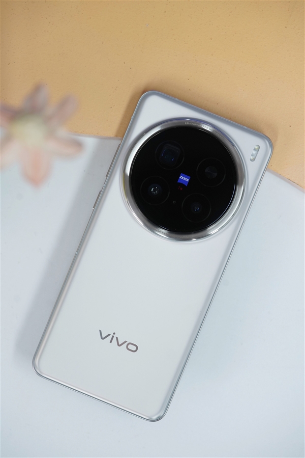 6799元新一代安卓机皇！vivo X200 Pro卫星通信版图赏