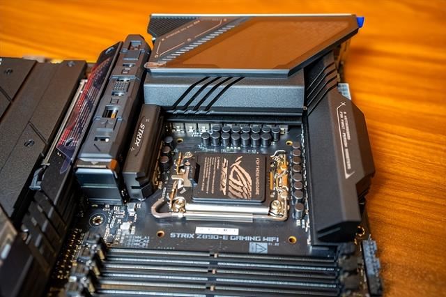 酷睿Ultra旗舰座驾全新升级! 华硕 ROG STRIX Z890-E主板首发评测