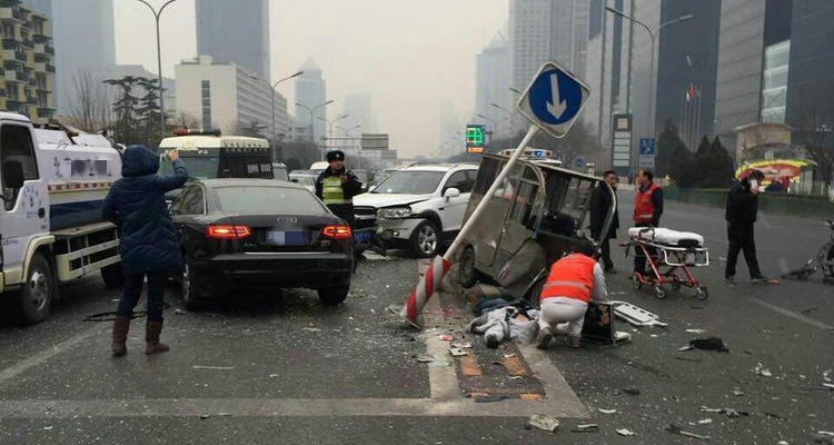 发生交通意外自己主责怎么赔偿(发生交通意外自己全责自己的车怎么理赔)