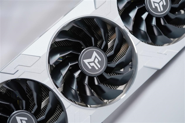 硬核全金属！影驰RTX 4070 Ti SUPER金属大师Plus OC图赏