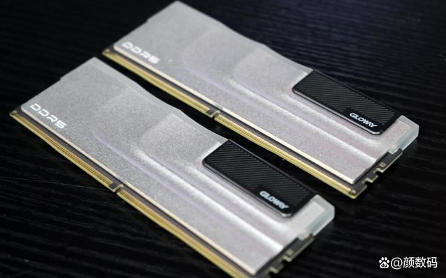 挑战8200高频! 光威神武DDR5-7000内存条评测