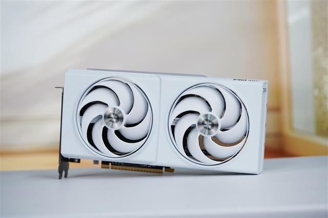 2K游戏性能领先RTX 4060多少? 傲世LUMI追日B580 OC显卡评测