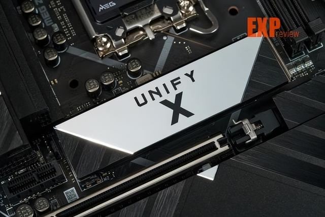 双槽DDR5内存超频T0选手! 微星MEG Z890 UNIFY-X 暗影主板评测