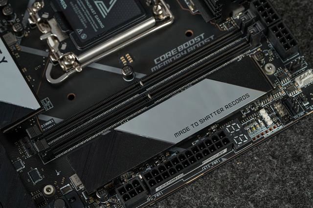 双槽DDR5内存超频T0选手! 微星MEG Z890 UNIFY-X 暗影主板评测