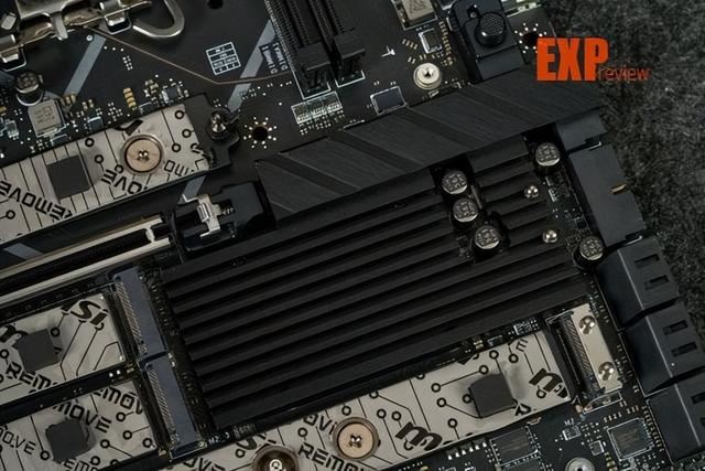 双槽DDR5内存超频T0选手! 微星MEG Z890 UNIFY-X 暗影主板评测