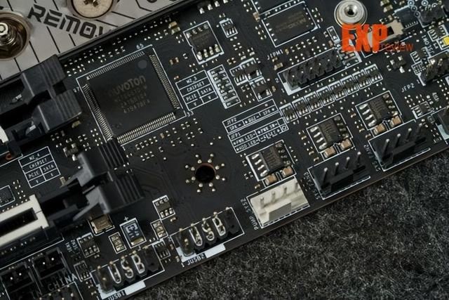 双槽DDR5内存超频T0选手! 微星MEG Z890 UNIFY-X 暗影主板评测