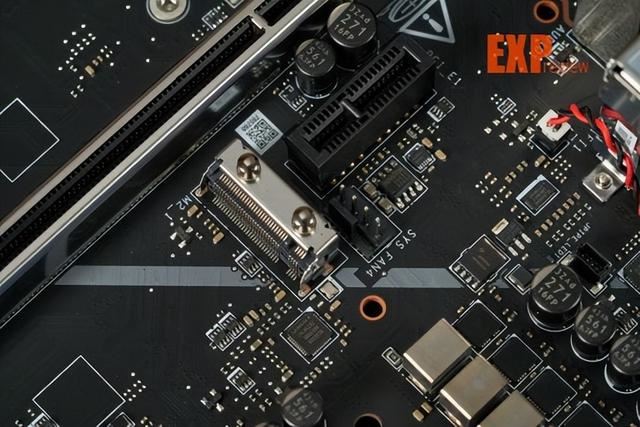 双槽DDR5内存超频T0选手! 微星MEG Z890 UNIFY-X 暗影主板评测