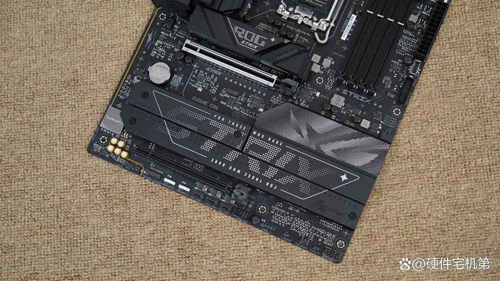 ROG STRIX B860-F GAMING WIFI主板怎么样? 开箱图赏