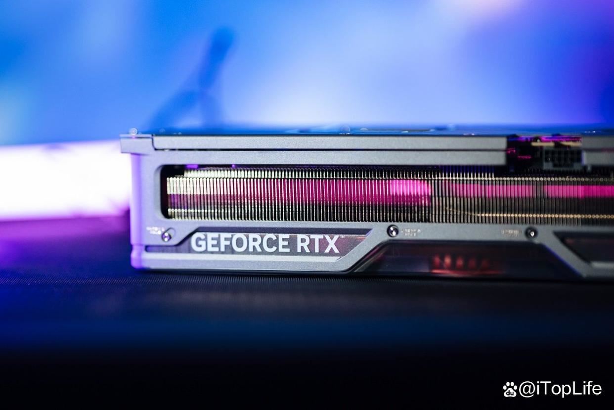 七彩虹首张RTX 50系显卡! iGame GeForce RTX 5090 D Advanced 32GB开箱