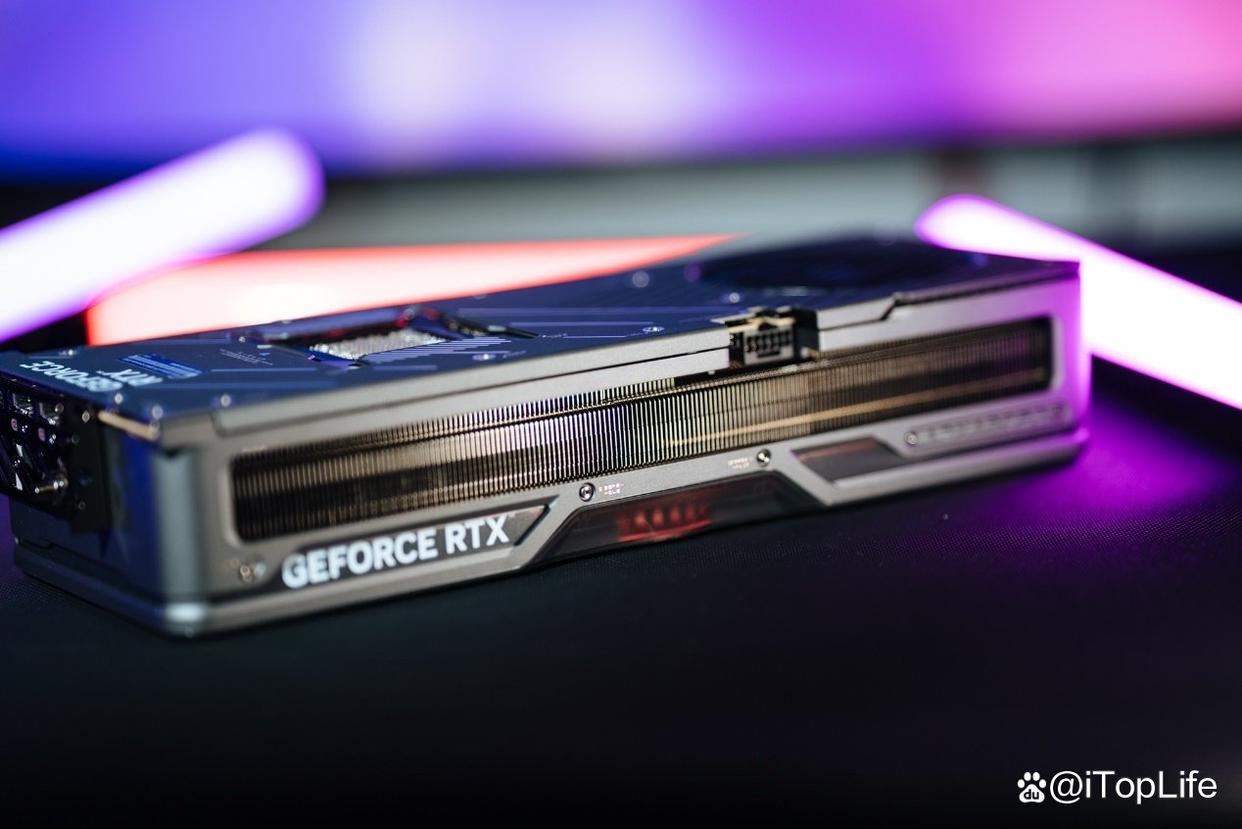 七彩虹首张RTX 50系显卡! iGame GeForce RTX 5090 D Advanced 32GB开箱