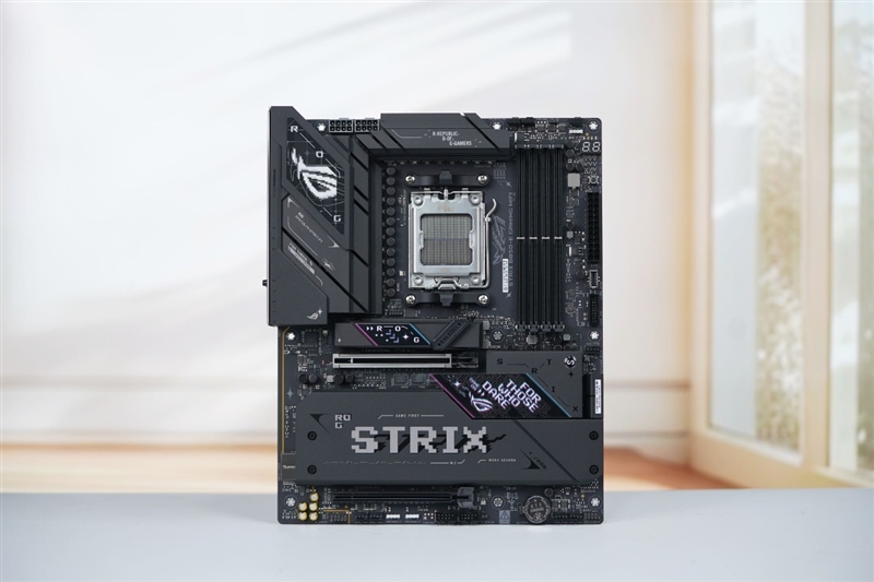 甚至还要略强于顶级X870E主板！华硕ROG STRIX B850-E GAMING WIFI评测