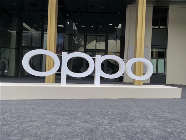 全球最薄折叠机！OPPO Find N5渲染图出炉：对称式潜望三摄设计