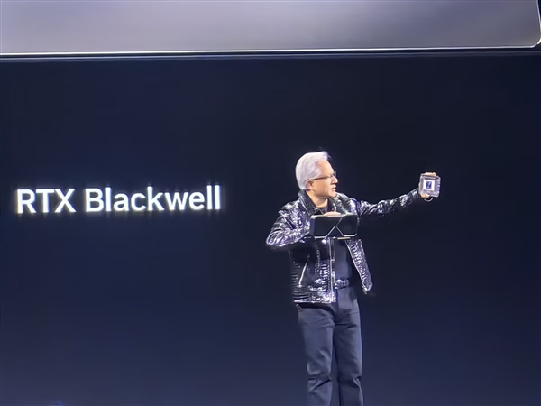 英伟达新一代RTX Blackwell发布：拥有920亿个晶体管 支持万亿次浮点运算