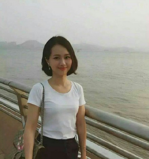 90后美女老师上课图片偷拍 现在的女老师都这么年轻漂亮