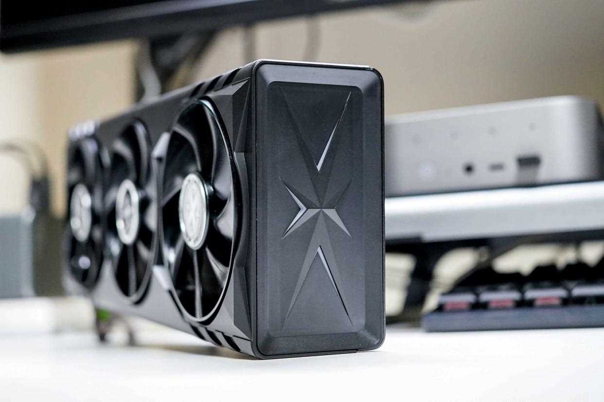 DLSS 4性能全力冲锋! 耕升RTX5080炫光OC显卡拆解超频测试