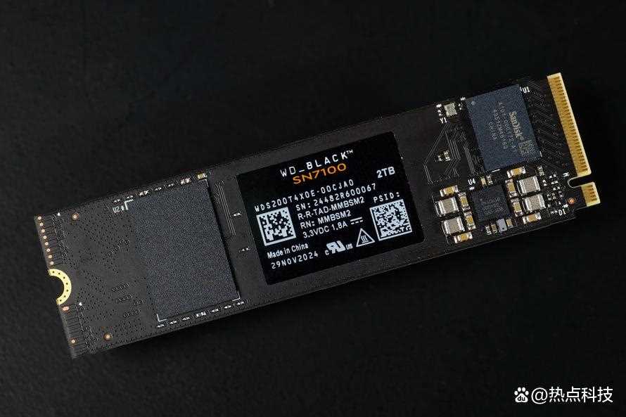 性能破7000MB/s的主流SSD! 西部数据WD?BLACK SN7100y硬盘评测