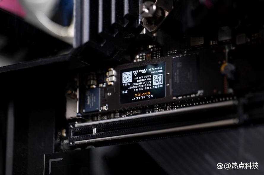 性能破7000MB/s的主流SSD! 西部数据WD?BLACK SN7100y硬盘评测