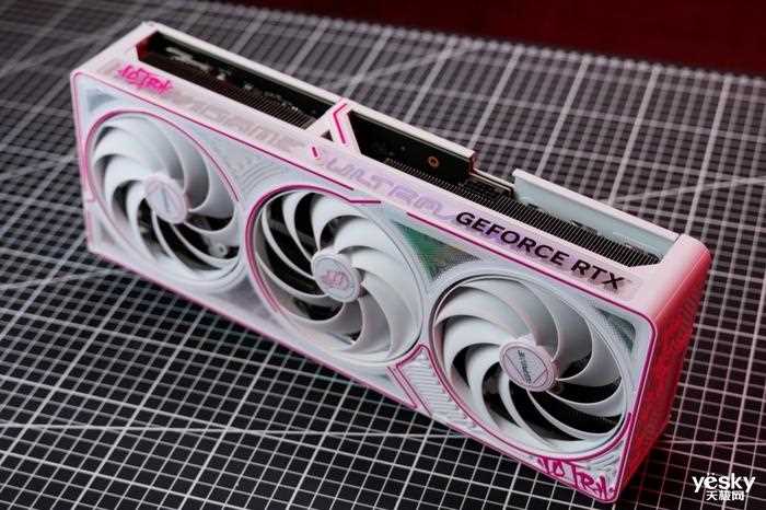 超越4080! 七彩虹iGame GeForce RTX 5070 Ti Ultra W OC显卡评测