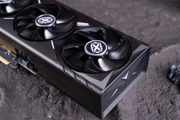 炫酷来袭 耕升 GeForce RTX  5070 Ti 炫光·超 OC带来超高性能