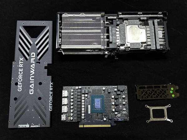 炫酷来袭 耕升 GeForce RTX  5070 Ti 炫光·超 OC带来超高性能