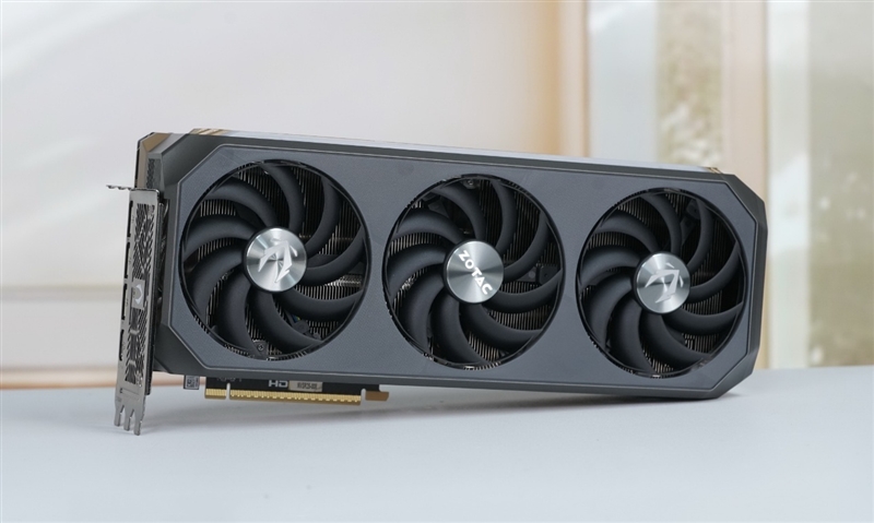 索泰RTX 5070 Ti AMP EXTREME INFINITY显卡评测：300W烤机不到61度 性能赶超RTX 4080